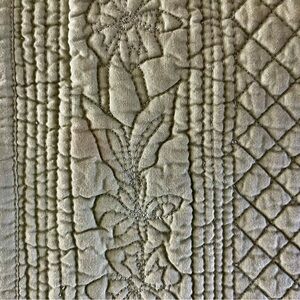 4 Quilted Placemats in Sage Green